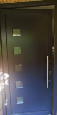 Porte d'entrée avec panneau décoratif, modèle 101